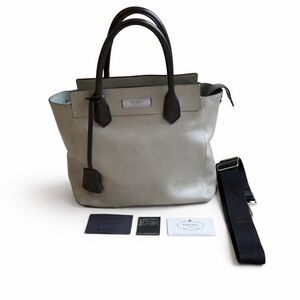 Prada Elegant Gray Leather Tote